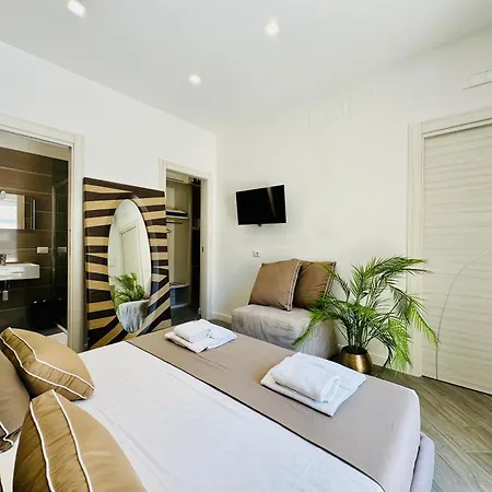 Yourhome - Santa Lucia Guest house *